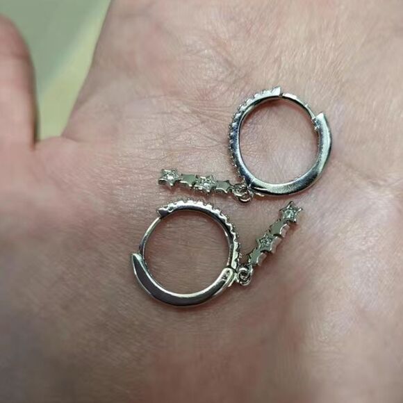 ⭐️Dainty Sparkling Silver Star C Hoop Dangle Drop Earrings - Picture 6 of 15